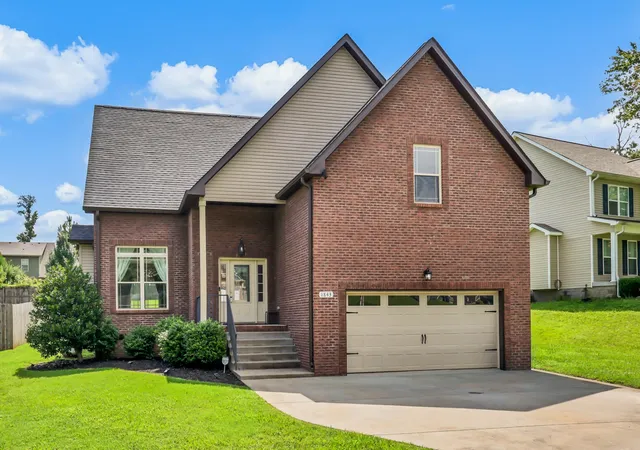 Photo 1 of Single family home for sale at 1843 Deerstand Dr, Clarksville, TN 37042 | MLS# 3281113 | Listing updated on 2026-10-14