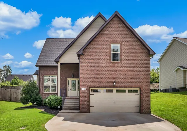 Photo 2 of Single family home for sale at 1843 Deerstand Dr, Clarksville, TN 37042 | MLS# 3281113 | Listing updated on 2026-10-14