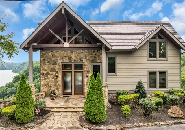 Photo 2 of Single family home for sale at 858 Harbor Green Pl, Sparta, TN 38583 | MLS# 3278617 | Listing updated on 2026-09-02