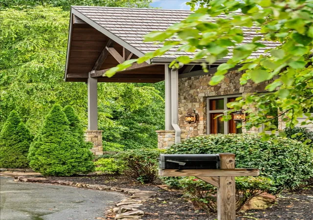 Photo 4 of Single family home for sale at 858 Harbor Green Pl, Sparta, TN 38583 | MLS# 3278617 | Listing updated on 2026-09-02