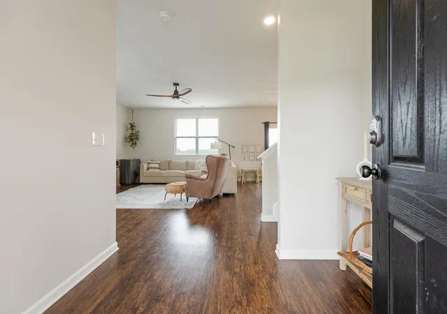 Photo 3 of Sale Pending at 905 Aberdeen Ct, Columbia, TN 38401 | MLS# 3280863 | Listing updated on 2026-10-10