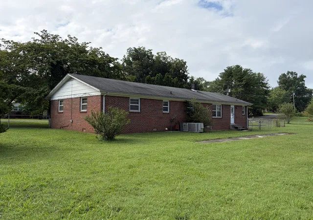 2nd image of 207 Melody Ln, Winchester, TN 37398 | MLS# 3320580