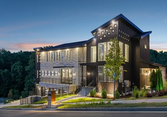 Photo 2 of Single family home for sale at 5824 Woodland Hills Dr, Nashville, TN 37211 | MLS# 3288286 | Listing updated on 2026-08-20