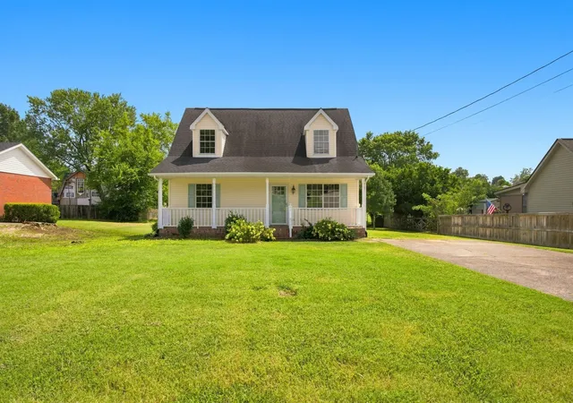 Photo 2 of Single family home for sale at 131 E Morris Dr, Gallatin, TN 37066 | MLS# 3322428 | Listing updated on 2026-09-30