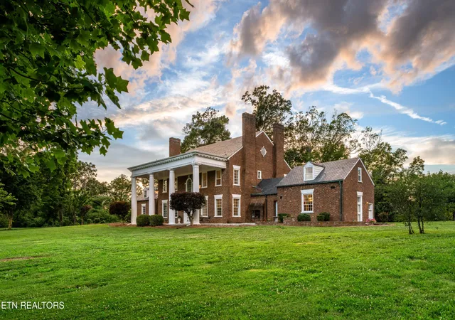 2nd image of 2112 Manor Dr, Knoxville, TN 37920 | MLS# 3278659