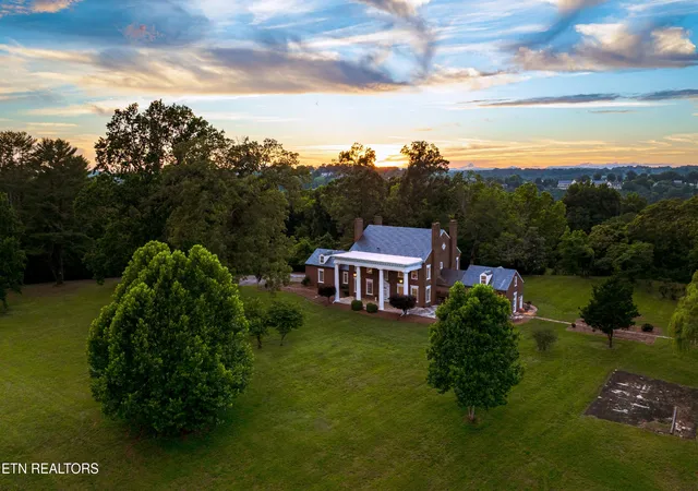 5th image of 2112 Manor Dr, Knoxville, TN 37920 | MLS# 3278659