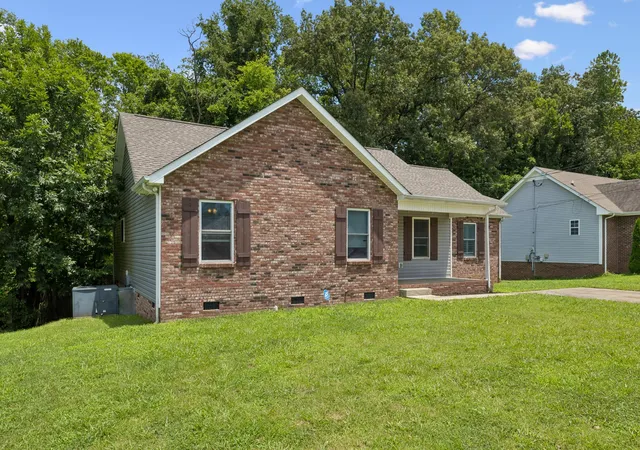 Photo 3 of Single family home for sale at 383 Brk Mead Dr, Clarksville, TN 37042 | MLS# 3279207 | Listing updated on 2026-09-04