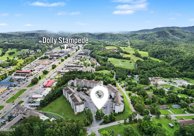 2nd image of 205 Ogle Dr, Pigeon Forge, TN 37863