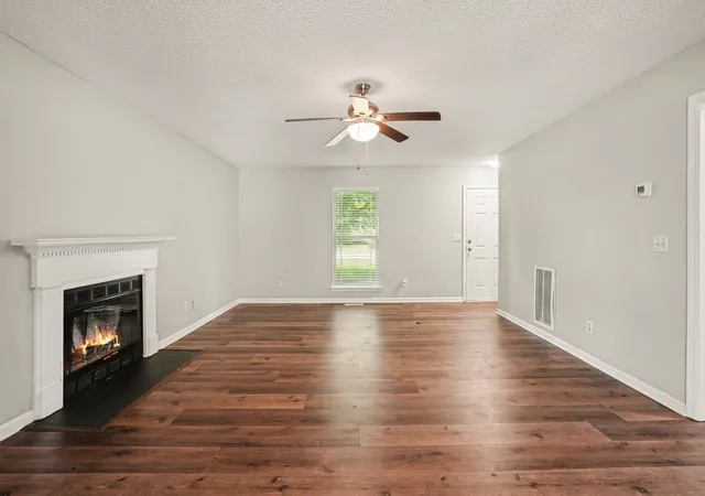 Photo 2 of Single family home for sale at 2414 Stones Throw Dr, Murfreesboro, TN 37129 | MLS# 3280768 | Listing updated on 2026-08-20