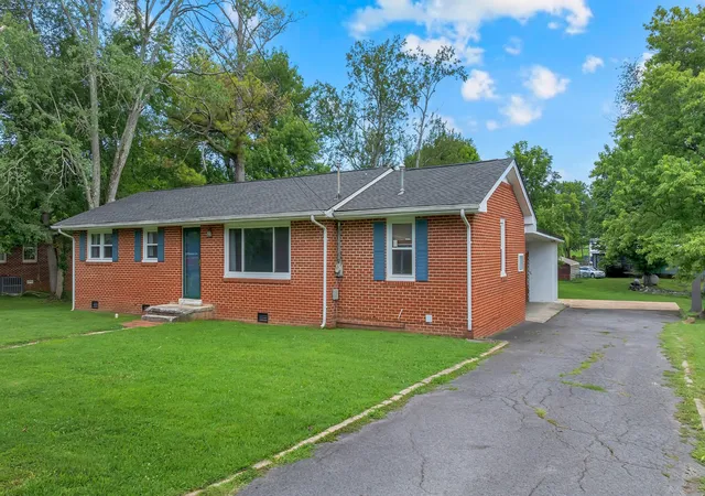 2nd image of 117 Whiteside St, Shelbyville, TN 37160 | MLS# 3279137