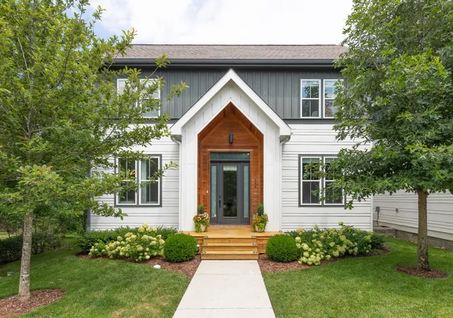 Photo 1 of Single family home for sale at 646 Nashua Ln, Nashville, TN 37209 | MLS# 3294998 | Listing updated on 2026-08-20