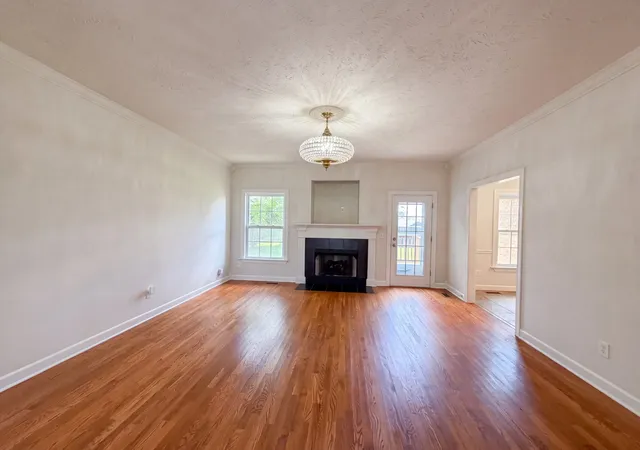 Photo 3 of Single family home for sale at 1044 Laramie Ct, Murfreesboro, TN 37128 | MLS# 3279161 | Listing updated on 2026-09-23