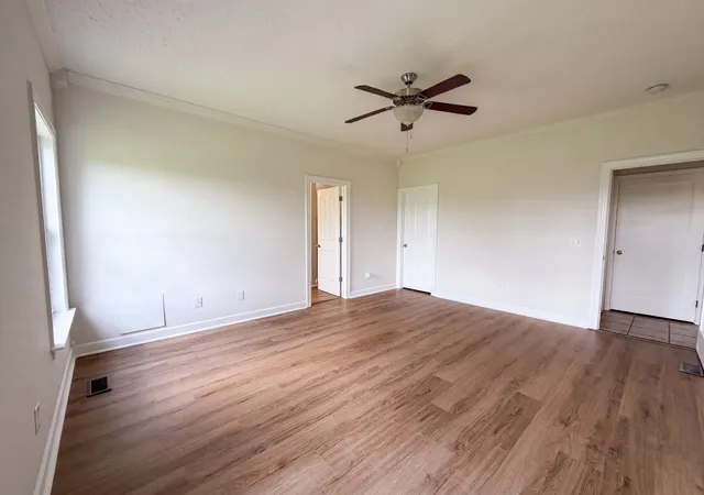 Photo 3 of Single family home for sale at 1044 Laramie Ct, Murfreesboro, TN 37128 | MLS# 3279161 | Listing updated on 2026-09-23