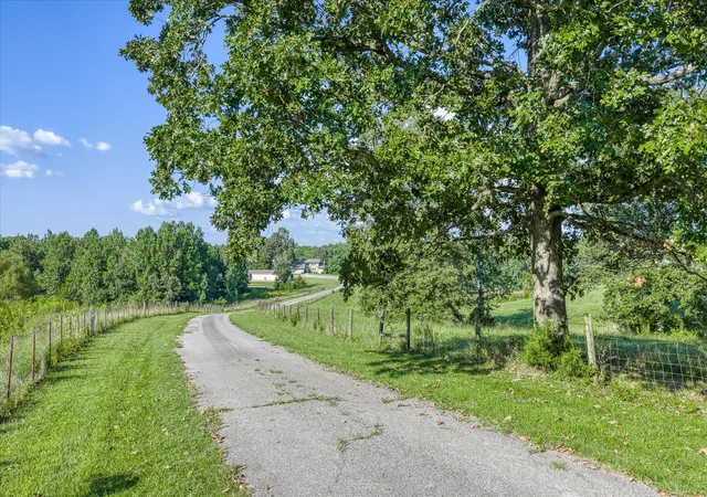2nd image of 3916 Indian Mound Rd, Sparta, TN 38583 | MLS# 3279158