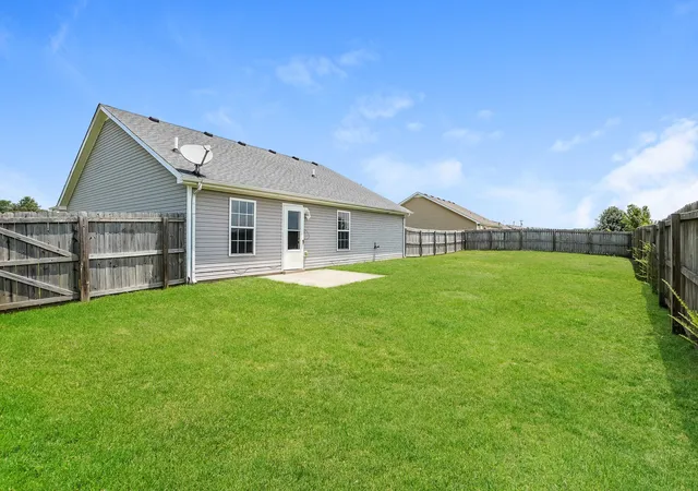 Homes for sale in Oak Grove, KY | 201 Bob White Trl, Oak Grove, KY 42262 | MLS# 3279178