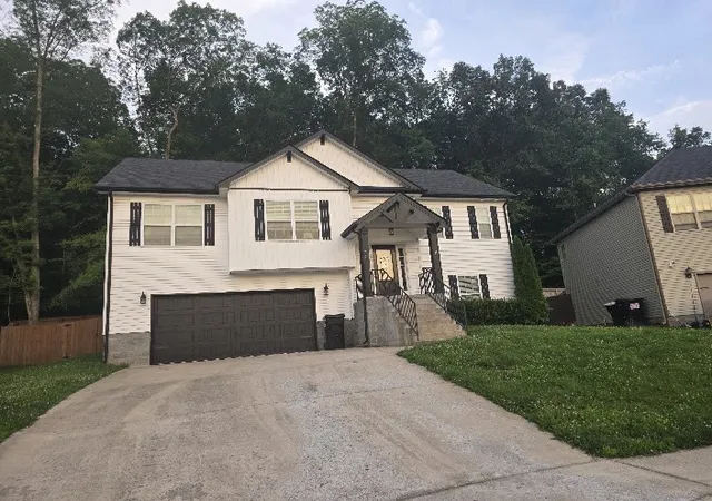 Homes for sale in Clarksville, TN | 1656 Rains Rd, Clarksville, TN 37042 | MLS# 3279187