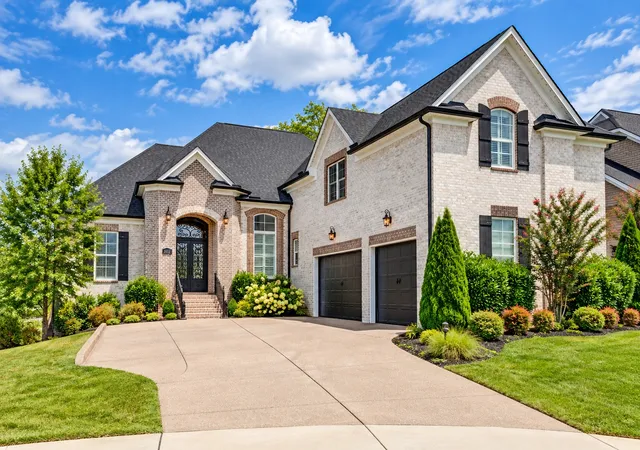 Photo 1 of Single family home for sale at 1012 Keeneland Dr, Gallatin, TN 37066 | MLS# 3515056 | Listing updated on 2026-10-15