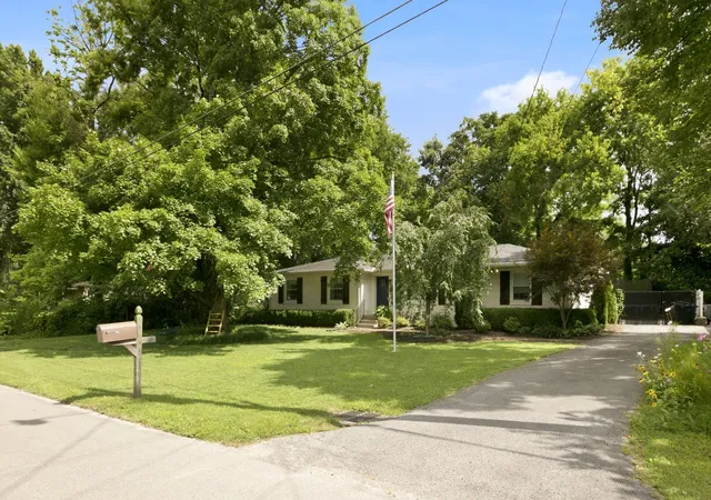 Photo 2 of Single family home for sale at 419 Figuers Dr, Franklin, TN 37064 | MLS# 3280763 | Listing updated on 2026-08-25