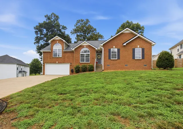 Photo 1 of Single family home for sale at 848 Nandina Ct, Clarksville, TN 37043 | MLS# 3281011 | Listing updated on 2026-09-19