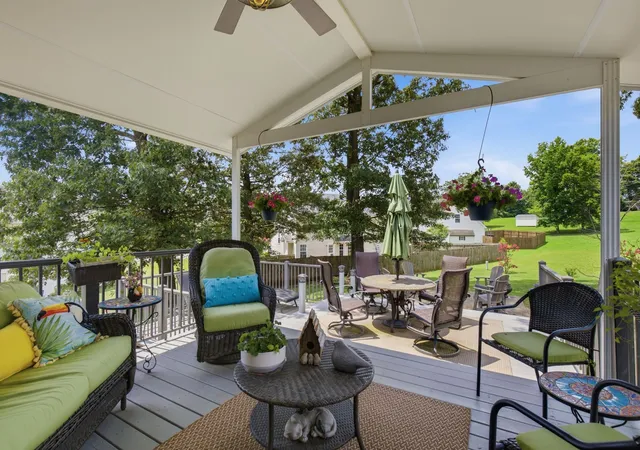 Photo 2 of Single family home for sale at 848 Nandina Ct, Clarksville, TN 37043 | MLS# 3281011 | Listing updated on 2026-09-19
