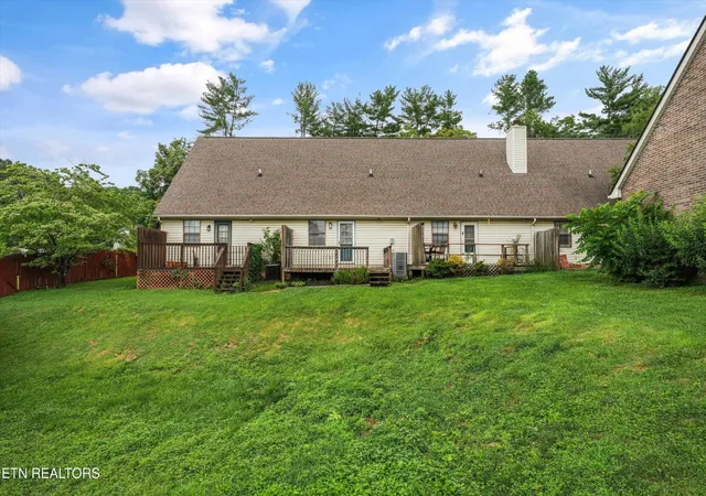 2nd image of 9005 Fountain Brk Ln, Knoxville, TN 37923