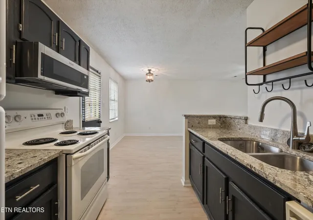 4th image of 9005 Fountain Brk Ln, Knoxville, TN 37923