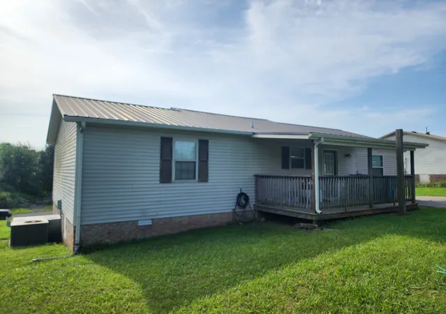 Photo 4 of Single family home for sale at 133 Sugar Crk Dr, Mc Minnville, TN 37110 | MLS# 3279298 | Listing updated on 2026-07-21