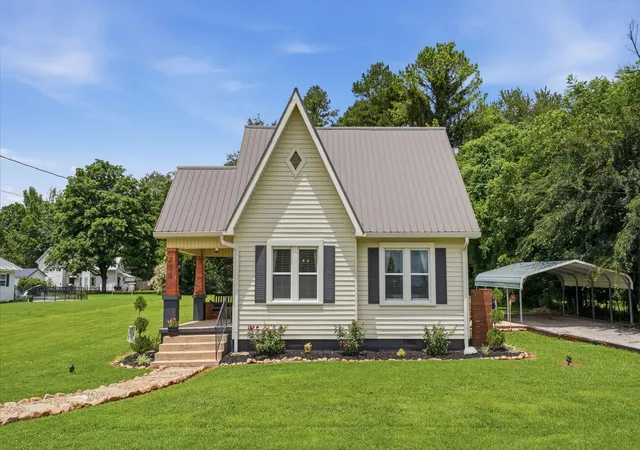 1st image of 303 Gore St, Huntland, TN 37345 | MLS# 3280731