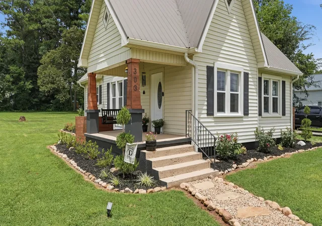 3rd image of 303 Gore St, Huntland, TN 37345 | MLS# 3280731