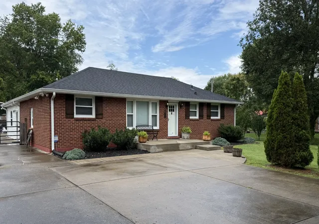 1st image of 300 Clearview Dr, Smyrna, TN 37167 | MLS# 3281409