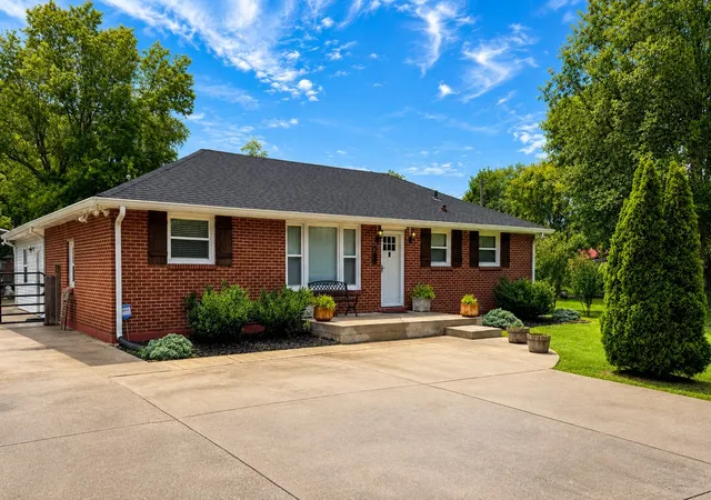 Photo 1 of Single family home for sale at 300 Clearview Dr, Smyrna, TN 37167 | MLS# 3281409 | Listing updated on 2026-10-07