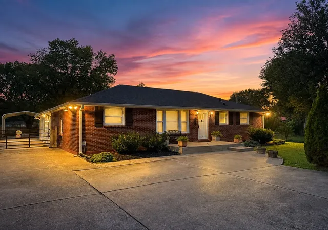 Photo 3 of Single family home for sale at 300 Clearview Dr, Smyrna, TN 37167 | MLS# 3281409 | Listing updated on 2026-10-07