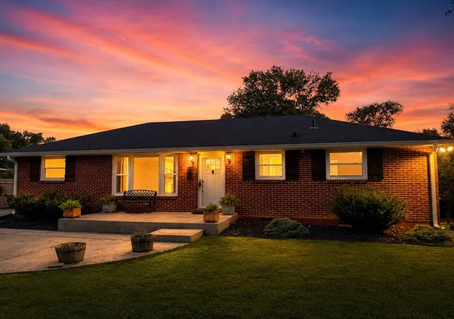 Photo 3 of Single family home for sale at 300 Clearview Dr, Smyrna, TN 37167 | MLS# 3281409 | Listing updated on 2026-10-07
