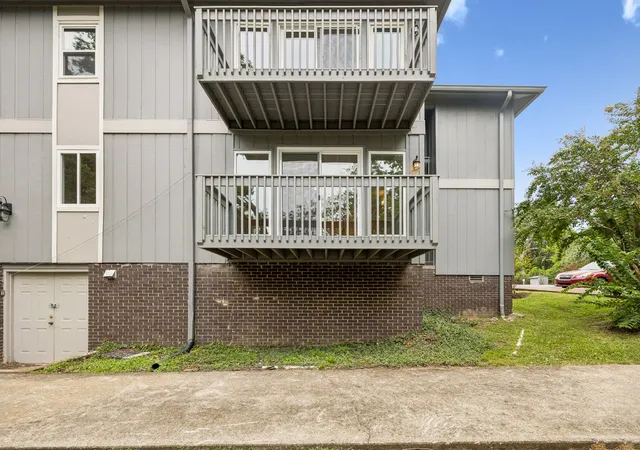 Photo 1 of Condo for sale at 21 Vaughns Gap Rd #21, Nashville, TN 37205 | MLS# 3281109 | Listing updated on 2026-08-20