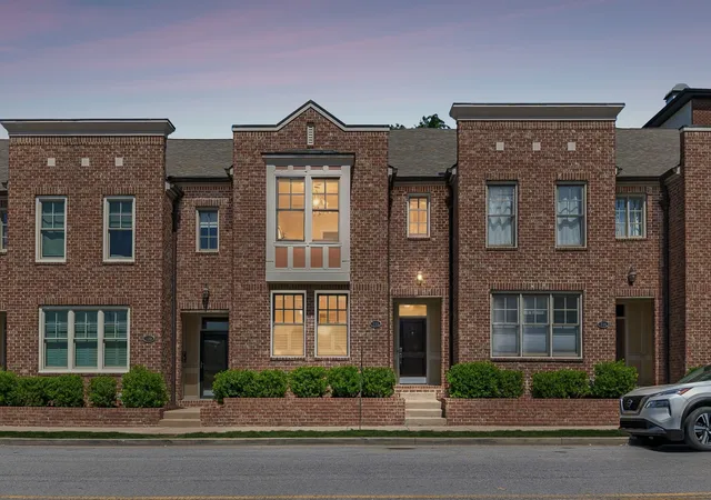 1st image of 718 4th Ave N, Nashville, TN 37219 | MLS# 3280913