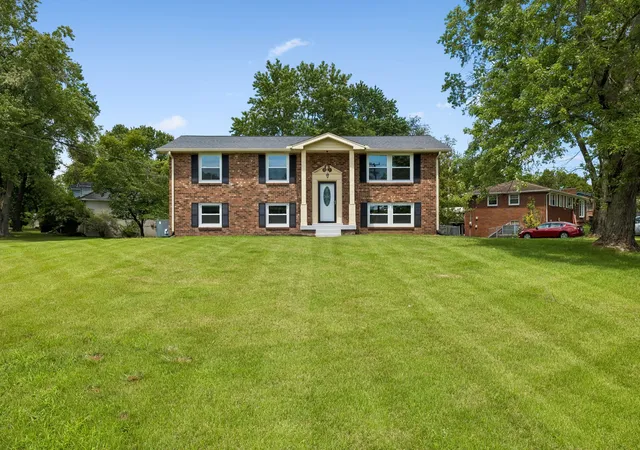 Photo 1 of Single family home for sale at 306 Grandview Dr, Old Hickory, TN 37138 | MLS# 3280869 | Listing updated on 2026-08-12