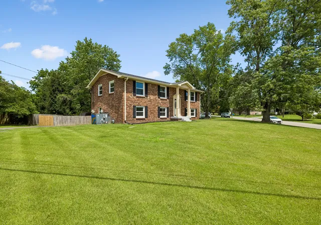 Photo 2 of Single family home for sale at 306 Grandview Dr, Old Hickory, TN 37138 | MLS# 3280869 | Listing updated on 2026-08-12