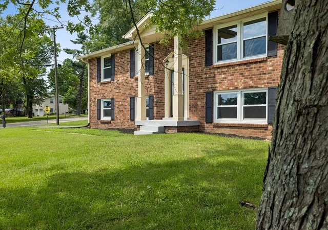 Photo 3 of Single family home for sale at 306 Grandview Dr, Old Hickory, TN 37138 | MLS# 3280869 | Listing updated on 2026-08-12