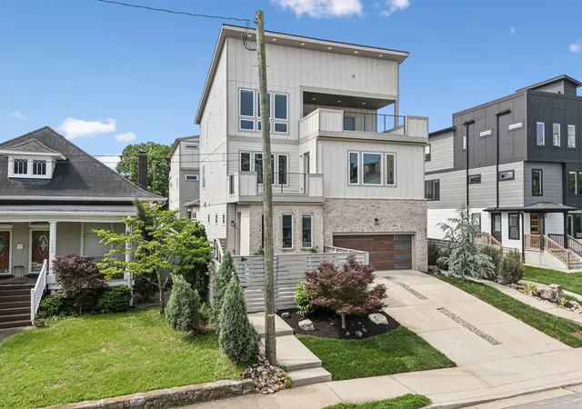 3rd image of 1211A Sigler St, Nashville, TN 37203 | MLS# 3307295