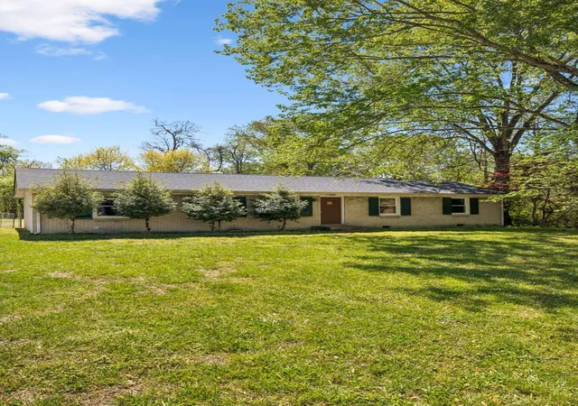 Photo 3 of Single family home for sale at 248 Pine Mountain Rd, Clarksville, TN 37042 | MLS# 3299545 | Listing updated on 2026-08-29