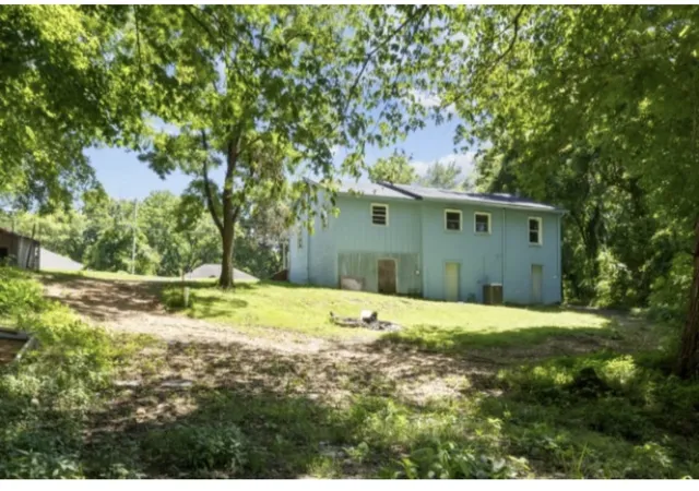 Photo 3 of Single family home for sale at 559 Palmyra Rd, Clarksville, TN 37040 | MLS# 3280878 | Listing updated on 2026-09-15