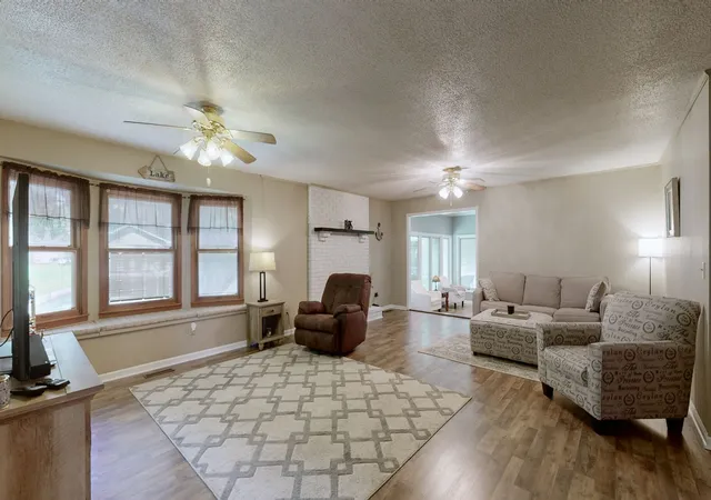 Photo 2 of Single family home for sale at 327 Russwood Dr, Springville, TN 38256 | MLS# 3283676 | Listing updated on 2026-09-24