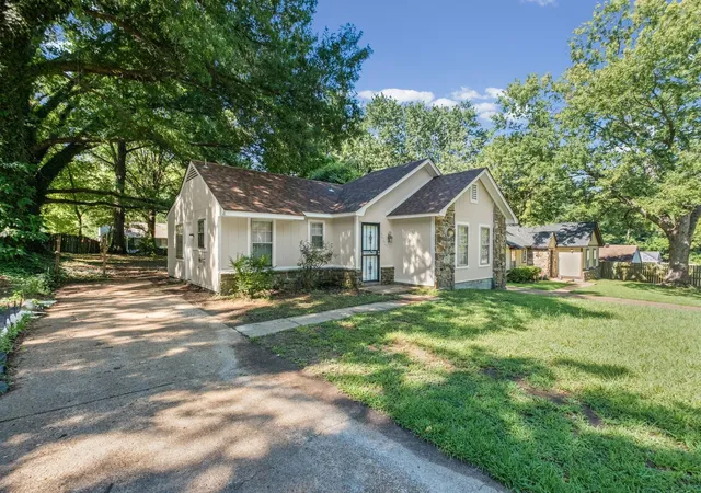 Photo 3 of Single family home for sale at 3887 Houghton Cv, Memphis, TN 38128 | MLS# 3280918 | Listing updated on 2026-07-21