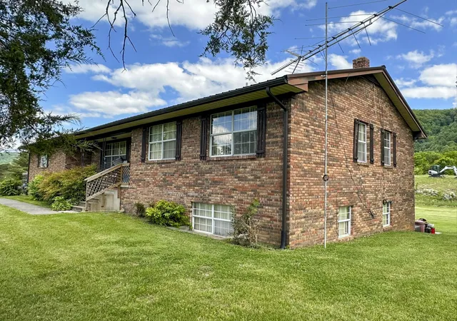 Photo 3 of Single family home for sale at 6259 Highway 131, Washburn, TN 37888 | MLS# 3280939 | Listing updated on 2026-10-09