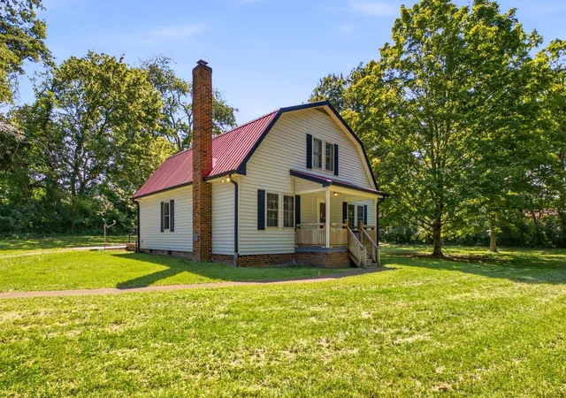 Photo 1 of Single family home for sale at 700 Wallace Rd, Gallatin, TN 37066 | MLS# 3304548 | Listing updated on 2026-09-14