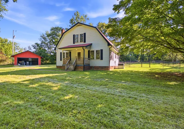 Photo 3 of Single family home for sale at 700 Wallace Rd, Gallatin, TN 37066 | MLS# 3304548 | Listing updated on 2026-09-14