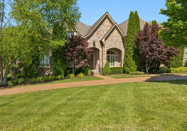 Photo 3 of Single family home for sale at 990 Still Forest Dr, Brentwood, TN 37027 | MLS# 3306164 | Listing updated on 2026-10-01