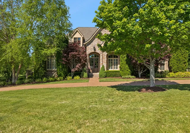 Photo 3 of Single family home for sale at 990 Still Forest Dr, Brentwood, TN 37027 | MLS# 3306164 | Listing updated on 2026-10-01