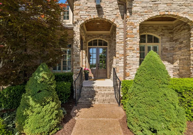 Photo 4 of Single family home for sale at 990 Still Forest Dr, Brentwood, TN 37027 | MLS# 3306164 | Listing updated on 2026-10-01