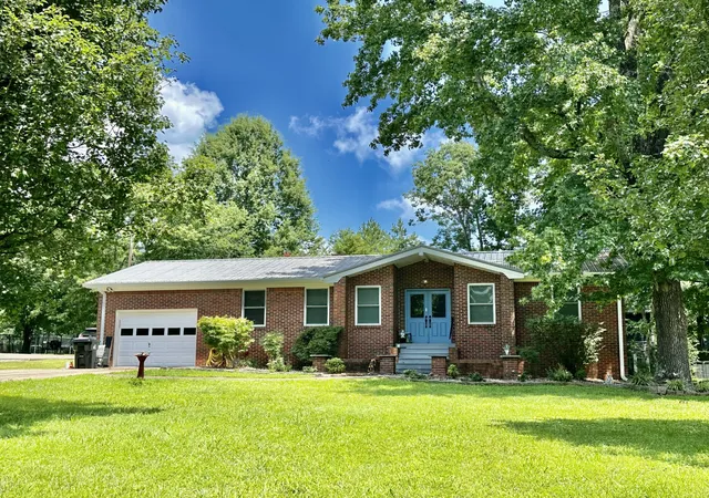 Photo 3 of Single family home for sale at 52 Nottingham Ln, Murray, KY 42071 | MLS# 3281025 | Listing updated on 2026-08-20